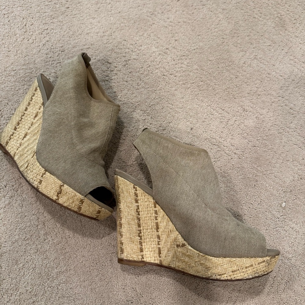 Stuart Weitzman Beige Peep-Toe Platform Shoes - image 4